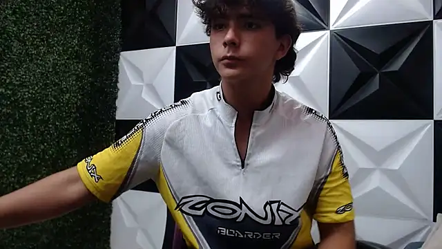 Dani cumboy online show from 12/06/24, 01:51