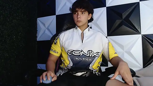 Dani cumboy online show from 12/06/24, 06:26