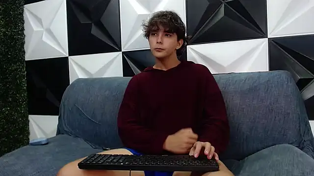 Dani cumboy online show from 12/11/24, 01:58