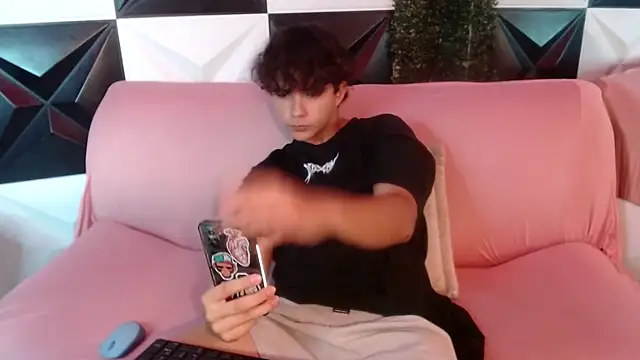 Dani cumboy online show from 12/17/24, 01:29