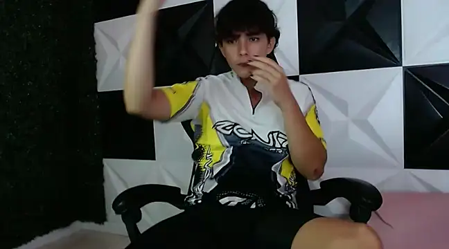 Dani cumboy online show from 12/19/24, 04:56