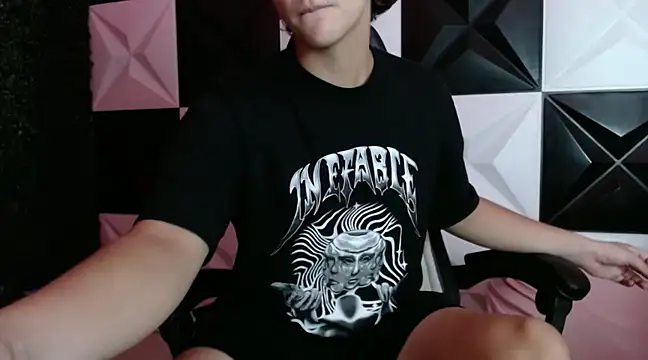 Dani cumboy online show from 12/20/24, 06:08