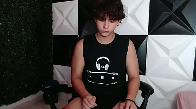 Dani cumboy online show from 12/26/24, 02:33