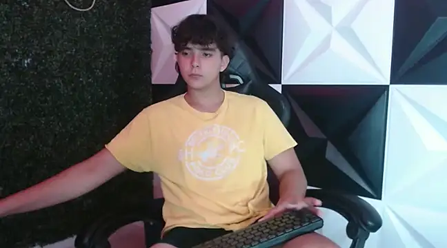 Dani cumboy online show from 02/06/25, 06:08