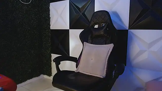 Dani cumboy online show from 02/18/25, 02:05