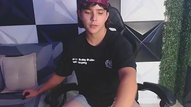 Dani cumboy online show from 03/20/25, 02:40