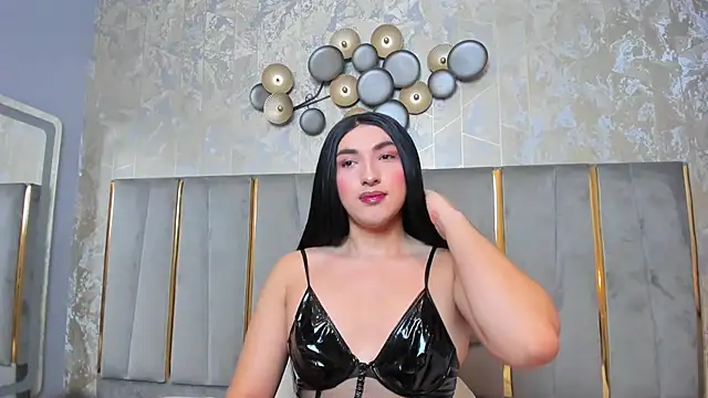 Snapshot of TomLondon_ chatting on 02/11/25, 11:43 TomLondon online show from 02/11/25, 11:43
