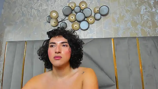 Snapshot of TomLondon_ chatting on 02/15/25, 11:39 TomLondon online show from 02/15/25, 11:39