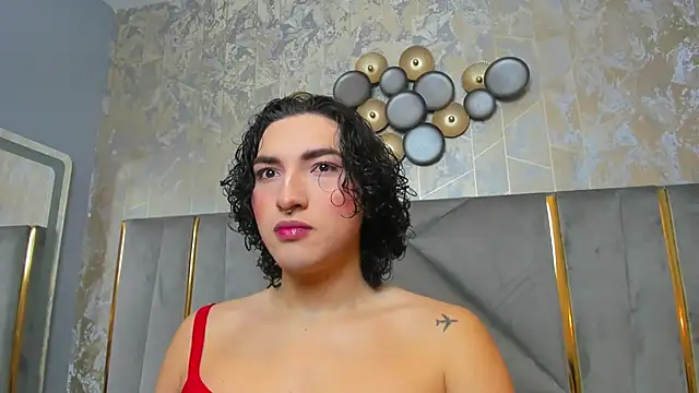 Snapshot of TomLondon_ chatting on 02/17/25, 11:44 TomLondon online show from 02/17/25, 11:44