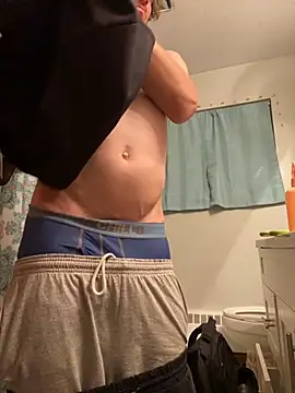 Snapshot of Lilsmokeshow017 chatting on 10/07/25, 04:53 Lilsmokeshow017 online show from 10/07/25, 04:53