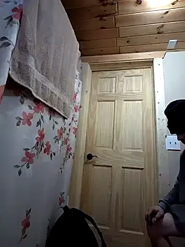 Snapshot of Lilsmokeshow017 chatting on 10/25/25, 05:19 Lilsmokeshow017 online show from 10/25/25, 05:19