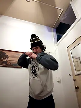 Snapshot of Lilsmokeshow017 chatting on 11/13/25, 01:04 Lilsmokeshow017 online show from 11/13/25, 01:04