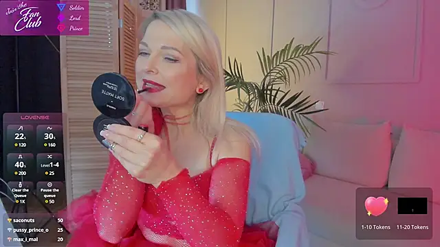 Snapshot of Gloria_Lovely chatting on 03/15/25, 02:12 Gloria Lovely online show from 03/15/25, 02:12