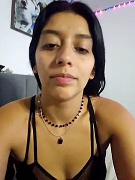 BrittanyDiaz online show from 10/24/25, 07:10