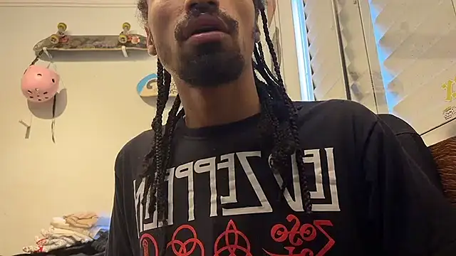 hotcamboy420 online show from 12/18/24, 07:30