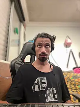 hotcamboy420 online show from 01/30/25, 06:03