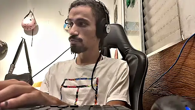 hotcamboy420 online show from 02/01/25, 06:21