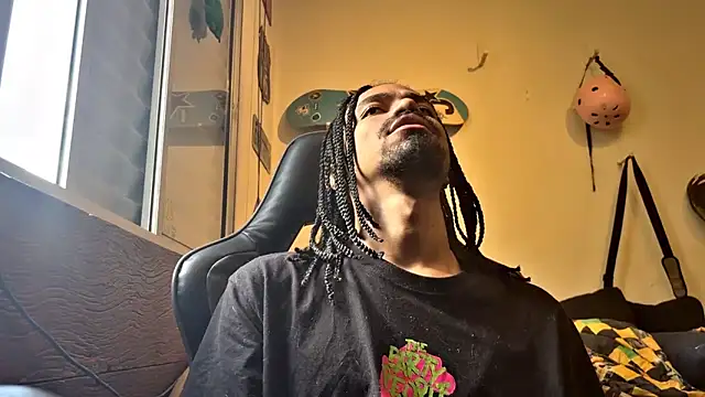 hotcamboy420 online show from 02/06/25, 04:14