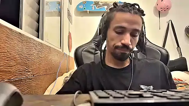 hotcamboy420 online show from 02/15/25, 04:03