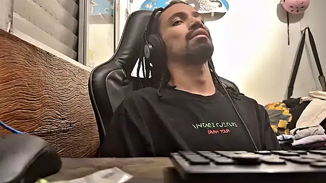 hotcamboy420 online show from 02/16/25, 05:15