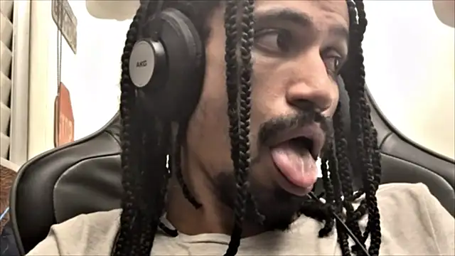 hotcamboy420 online show from 02/22/25, 06:17