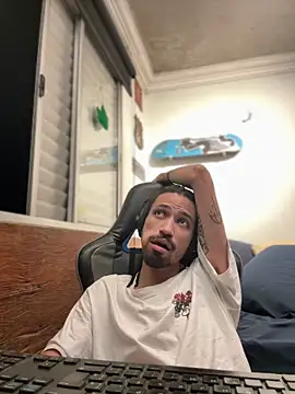 hotcamboy420 online show from 02/28/25, 04:54