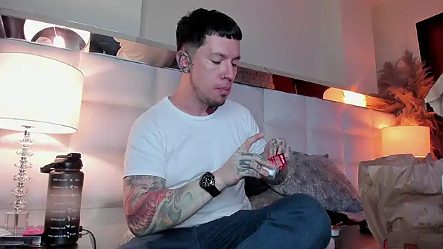 Adam tatto online show from 11/05/25, 04:56