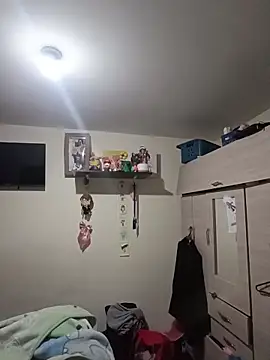 karlamorris  online show from 11/19/25, 11:43