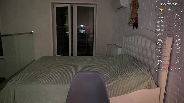 Jantrlatex online show from 09/21/25, 08:32