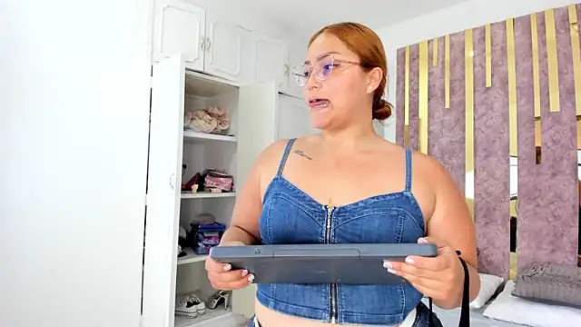 LeahxBarker online show from 03/01/25, 09:15