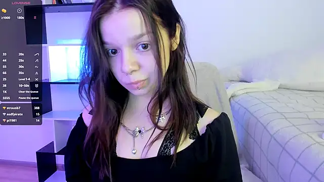 Snapshot of crystal_lilith chatting on 02/11/25, 01:20 crystal lilith online show from 02/11/25, 01:20