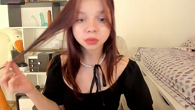Snapshot of crystal_lilith chatting on 02/22/25, 04:30 crystal lilith online show from 02/22/25, 04:30