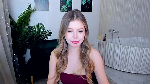 Snapshot of FollowLovee chatting on 10/07/25, 07:55 FollowLovee online show from 10/07/25, 07:55