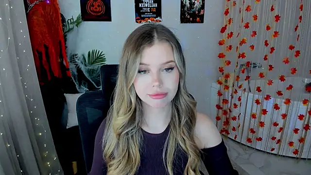 Snapshot of FollowLovee chatting on 10/11/25, 11:42 FollowLovee online show from 10/11/25, 11:42