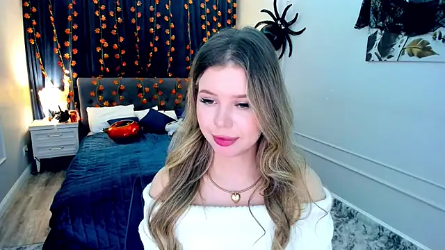 Snapshot of FollowLovee chatting on 10/13/25, 07:47 FollowLovee online show from 10/13/25, 07:47