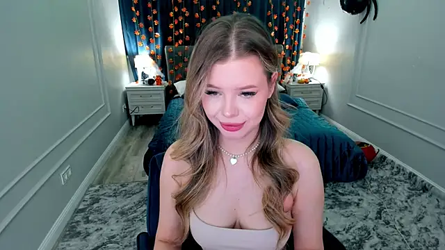 Snapshot of FollowLovee chatting on 10/24/25, 08:05 FollowLovee online show from 10/24/25, 08:05