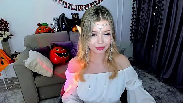 Snapshot of FollowLovee chatting on 10/31/25, 05:47 FollowLovee online show from 10/31/25, 05:47