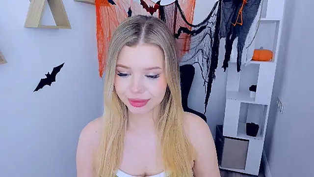 Snapshot of FollowLovee chatting on 11/02/25, 11:34 FollowLovee online show from 11/02/25, 11:34