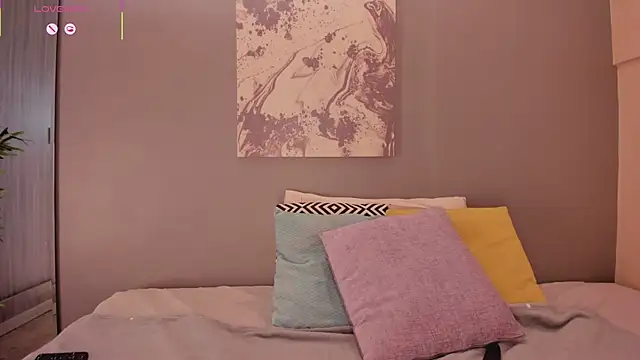 Snapshot of LynnSam_ chatting on 10/26/25, 06:36 LynnSam online show from 10/26/25, 06:36