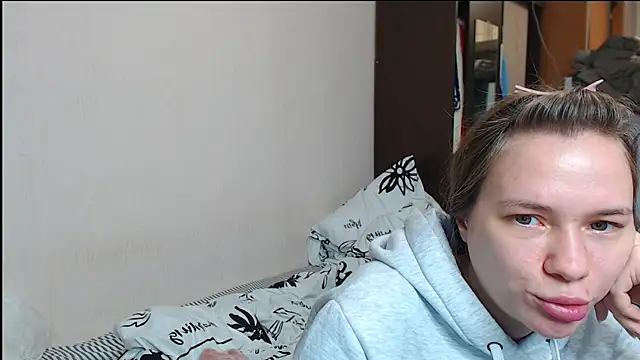 Snapshot of leila_bambi_ chatting on 12/23/24, 04:22 leila bambi online show from 12/23/24, 04:22