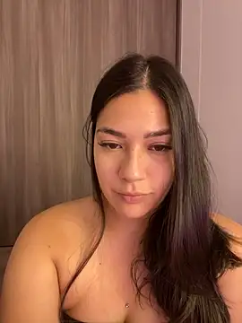 Latina vanessa online show from 02/12/25, 10:37