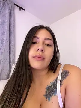 Latina vanessa online show from 03/17/25, 10:49