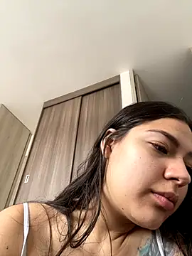 Latina vanessa online show from 09/28/25, 05:18