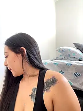 Latina vanessa online show from 11/01/25, 06:32