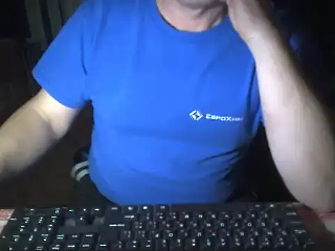 Snapshot of vlad196868 chatting on 02/14/25, 04:31 vlad196868 online show from 02/14/25, 04:31