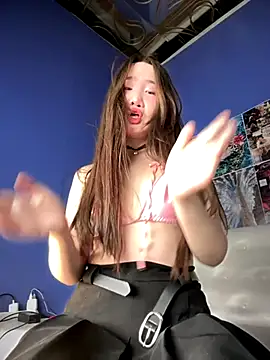 Snapshot of Asianpie_ chatting on 10/21/25, 12:11 Asianpie online show from 10/21/25, 12:11