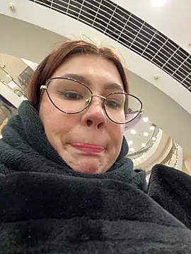 RinaCat online show from 12/17/24, 11:39