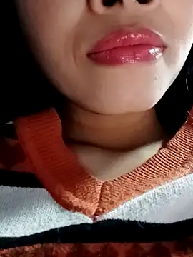 Snapshot of Hana_love20 chatting on 02/17/25, 05:58 Hana love20 online show from 02/17/25, 05:58