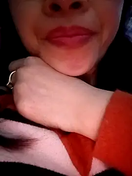 Snapshot of Hana_love20 chatting on 02/24/25, 06:26 Hana love20 online show from 02/24/25, 06:26