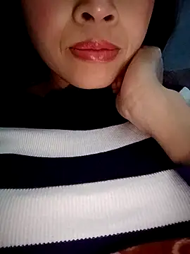 Snapshot of Hana_love20 chatting on 02/26/25, 04:45 Hana love20 online show from 02/26/25, 04:45